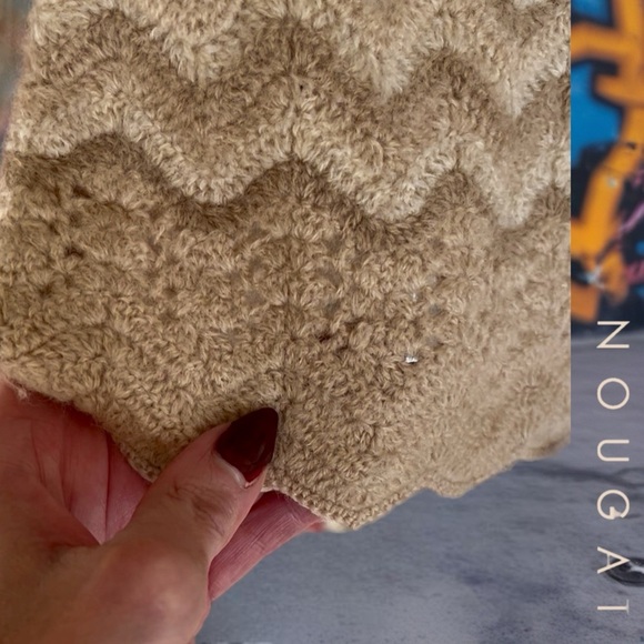 91 100% Wool Women's Tan Chevron Sweater - Picture 4 of 7